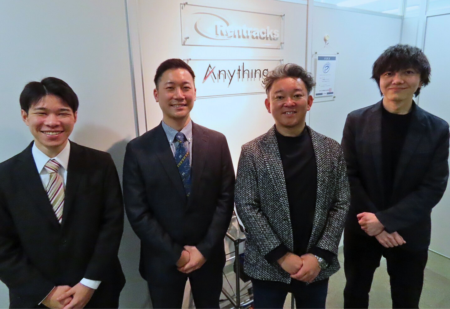 株式会社レントラックス